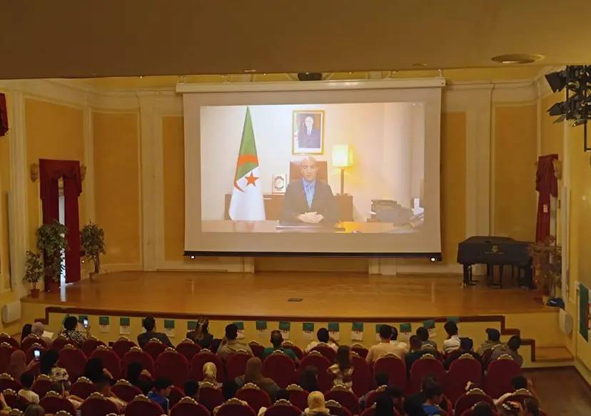 Mr Chaib participates in the closing ceremony of the Arabic language school in Milan