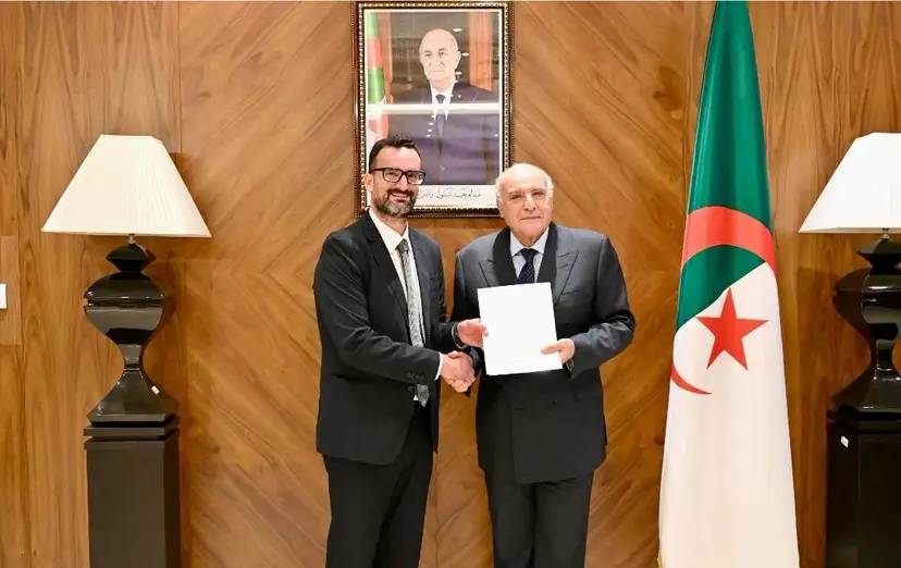 السيد عطاف يستقبل السفير الجديد لجمهورية مالطا لدى الجزائر